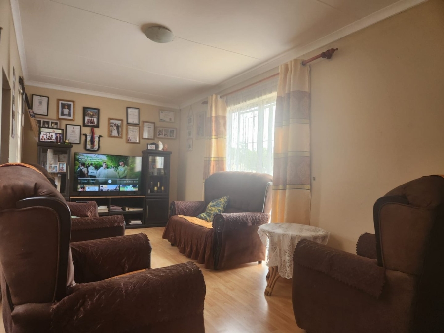 4 Bedroom Property for Sale in Levallia Western Cape